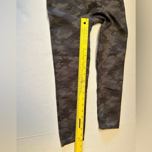 Spanx Sage Cargo LOOK AT ME NOW crop slip on seamless legging Sz-L G11 - Picture 9 of 11